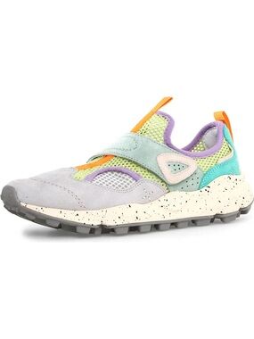 New in box Flower MOUNTAIN Pampas 3 Sneaker (Women)
